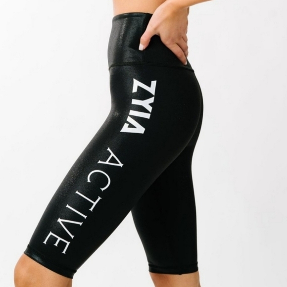 Zyia Hustle shimmer shorts - Picture 8 of 9